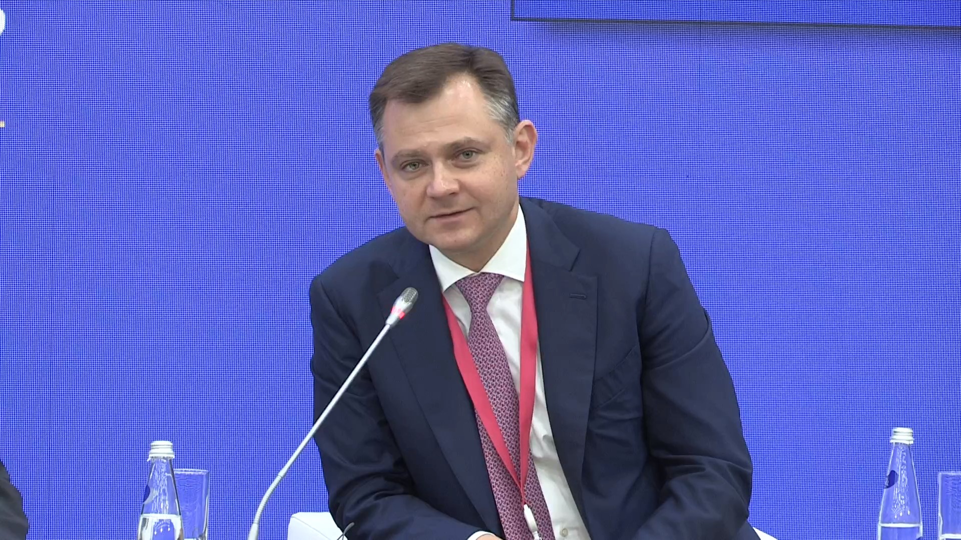 Слюсарь юрий борисович фото Новость ОАК: Юрий Слюсарь на ПМЭФ-2019: российской-китайский самолет CR929 - выд