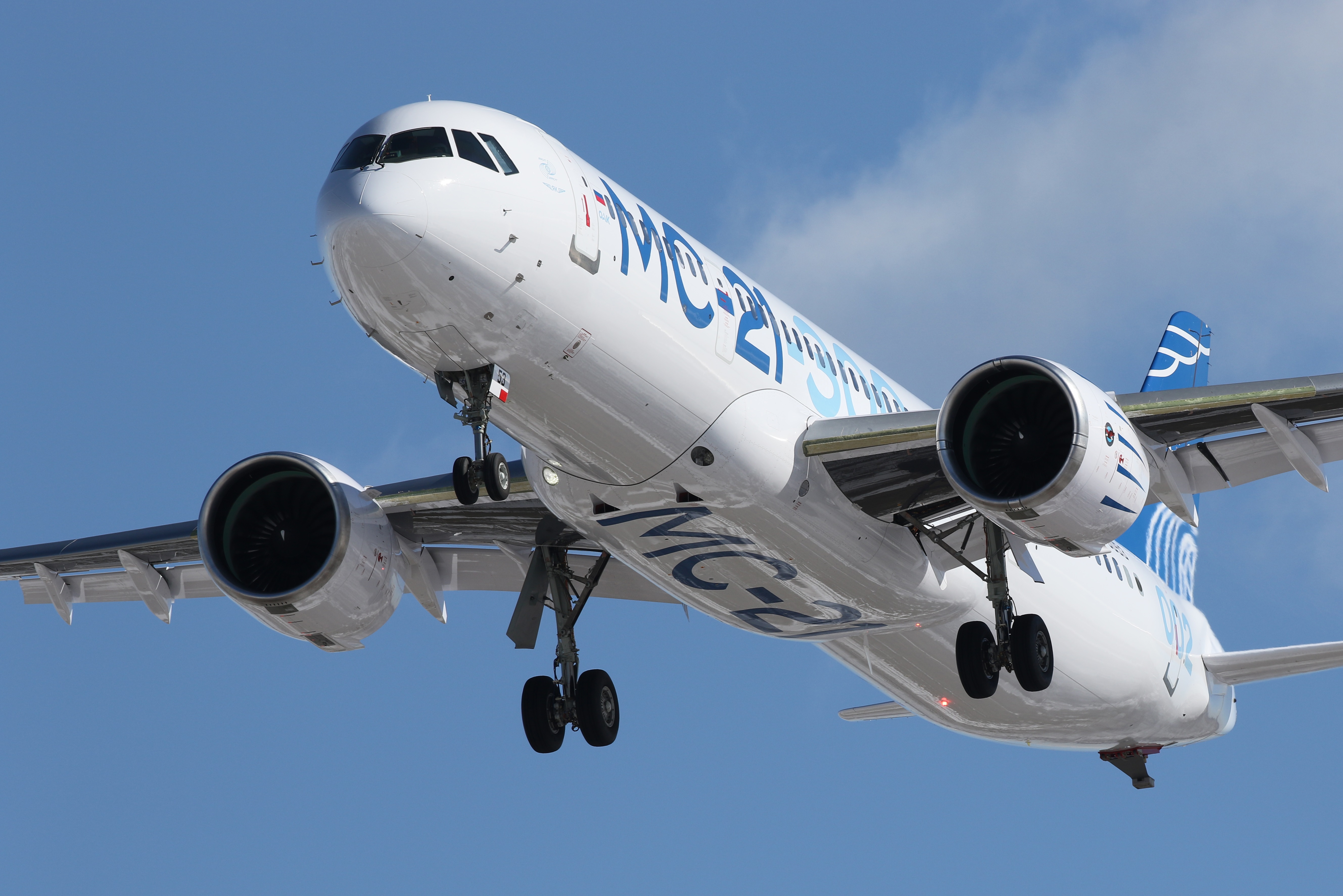 MC 21 300. Мс21 самолет. MC 21 300 самолет.